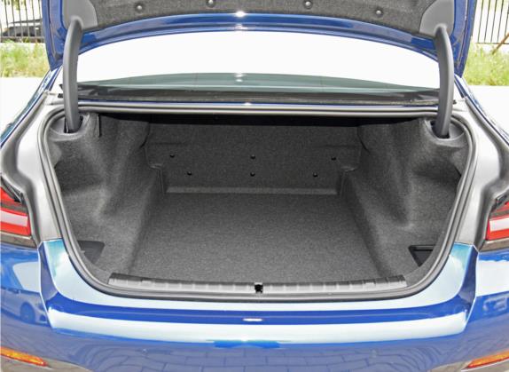 宝马5系 2021款 改款 530Li 尊享型 M运动套装 车厢座椅   后备厢