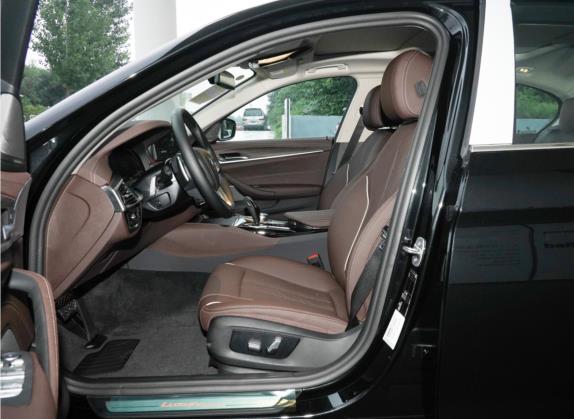宝马5系 2022款 530Li 领先型 豪华套装 车厢座椅   前排空间