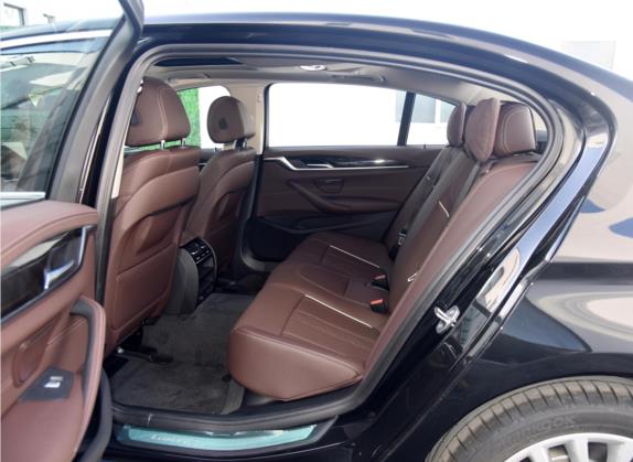 宝马5系 2022款 改款 525Li 豪华套装 车厢座椅   后排空间