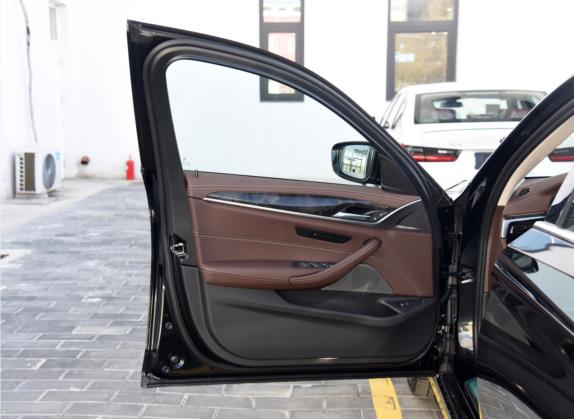 宝马5系 2022款 改款 525Li 豪华套装 车厢座椅   前门板