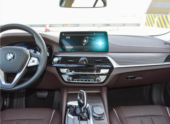 宝马5系 2022款 改款 530Li xDrive 豪华套装 中控类   中控台