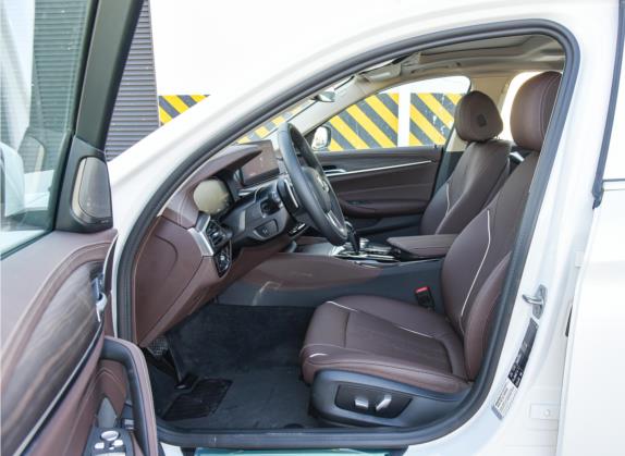 宝马5系 2022款 改款 530Li xDrive 豪华套装 车厢座椅   前排空间