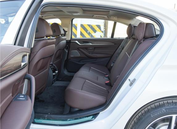 宝马5系 2022款 改款 530Li xDrive 豪华套装 车厢座椅   后排空间