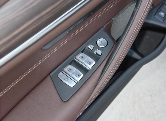 宝马5系 2022款 改款 530Li xDrive 豪华套装 车厢座椅   门窗控制