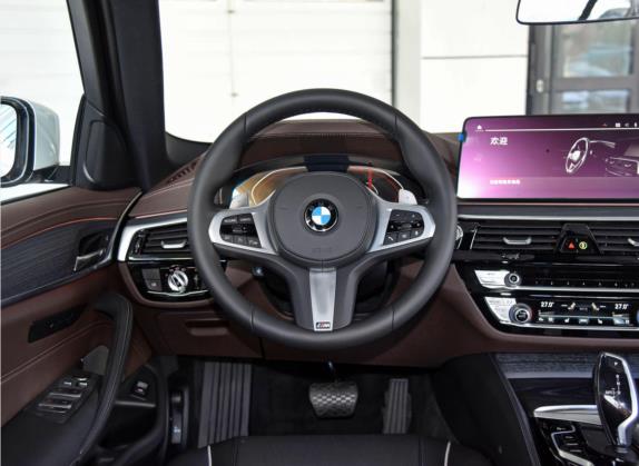 宝马5系 2022款 改款 530Li xDrive M运动套装 中控类   驾驶位