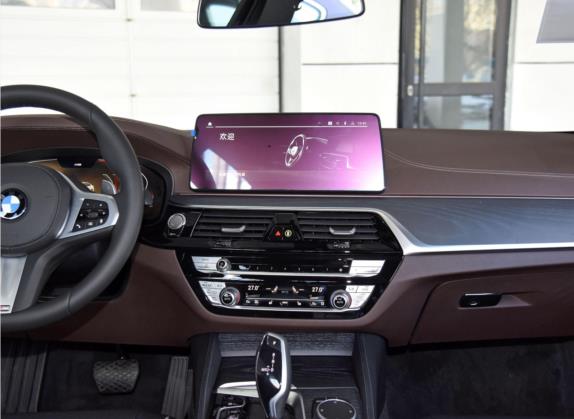 宝马5系 2022款 改款 530Li xDrive M运动套装 中控类   中控台