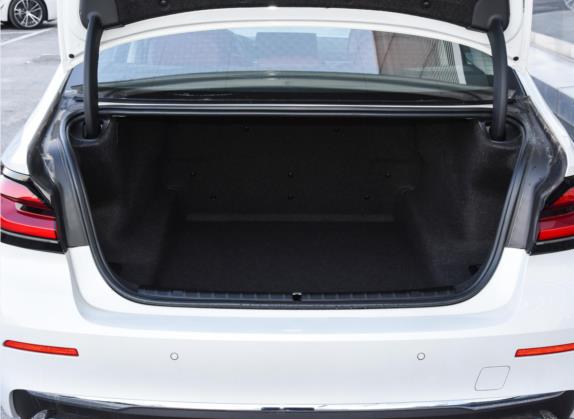 宝马5系 2022款 改款 530Li 尊享型 豪华套装 车厢座椅   后备厢