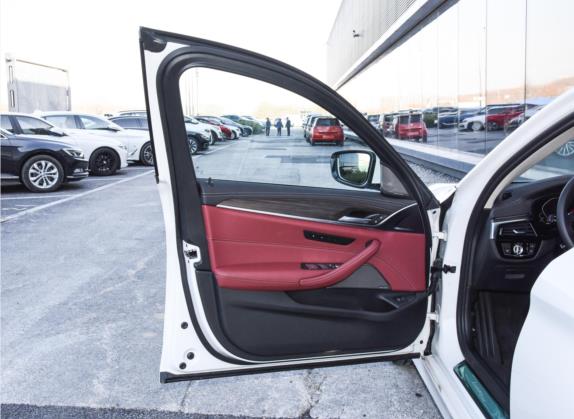 宝马5系 2022款 改款 530Li 尊享型 豪华套装 车厢座椅   前门板