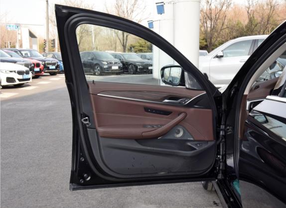 宝马5系 2022款 改款 530Li 行政型 豪华套装 车厢座椅   前门板