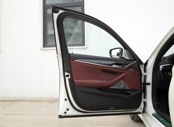 宝马5系 2022款 改款 530Li 行政型 M运动套装 车厢座椅   前门板