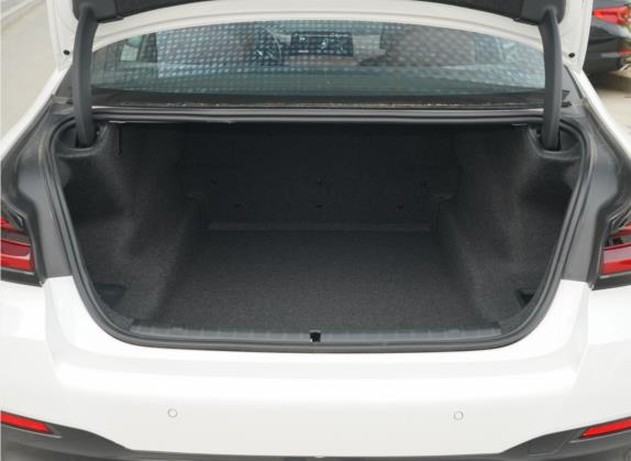 宝马5系 2022款 改款二 530Li 尊享型 M运动套装 车厢座椅   后备厢