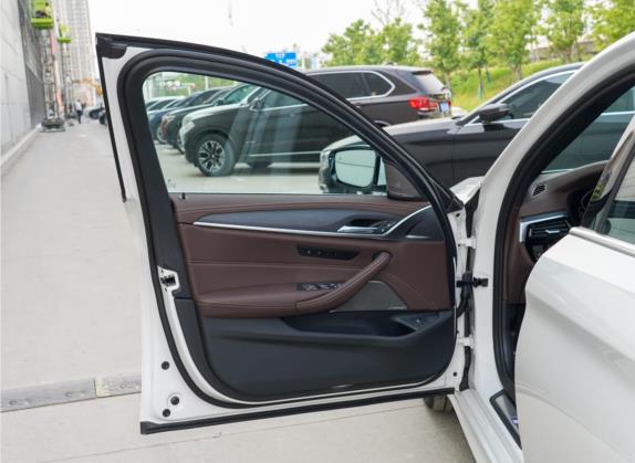 宝马5系 2022款 改款二 530Li 尊享型 M运动套装 车厢座椅   前门板