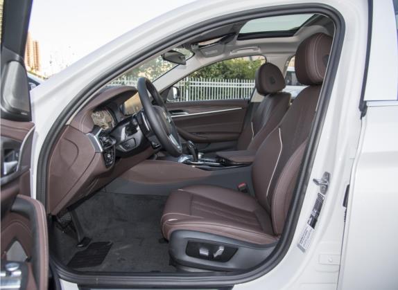 宝马5系 2022款 改款二 530Li 领先型 豪华套装 车厢座椅   前排空间