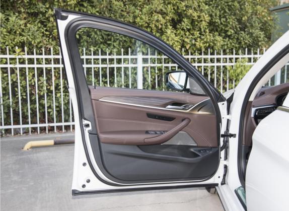 宝马5系 2022款 改款二 530Li 领先型 豪华套装 车厢座椅   前门板
