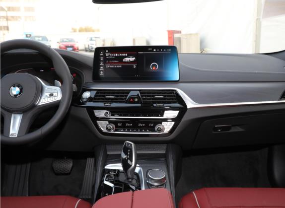 宝马5系 2022款 改款二 530Li xDrive M运动套装 中控类   中控台