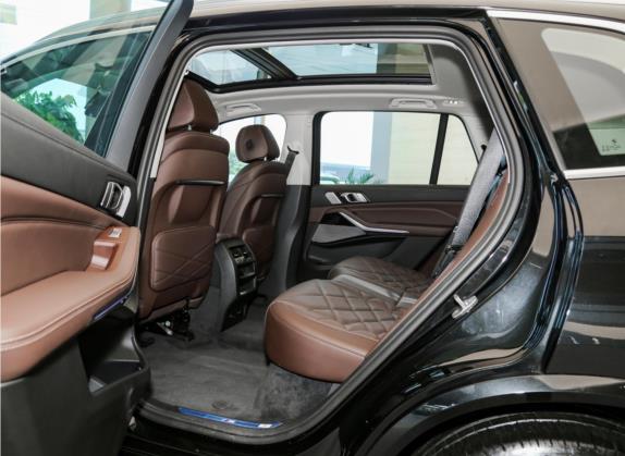 宝马X5 2022款 xDrive 30Li 尊享型M运动套装 车厢座椅   后排空间