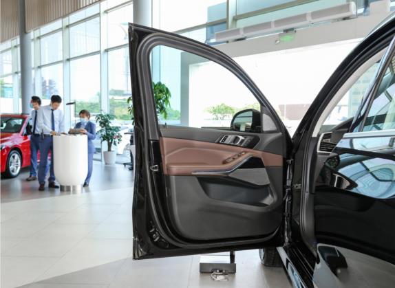 宝马X5 2022款 xDrive 30Li 尊享型M运动套装 车厢座椅   前门板