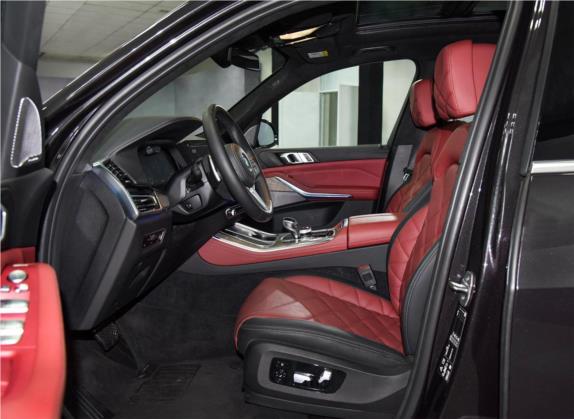 宝马X5 2022款 xDrive 40Li 尊享型M运动套装 车厢座椅   前排空间