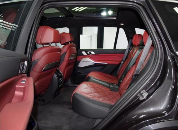 宝马X5 2022款 xDrive 40Li 尊享型M运动套装 车厢座椅   后排空间