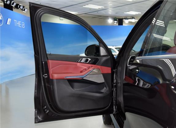 宝马X5 2022款 xDrive 40Li 尊享型M运动套装 车厢座椅   前门板