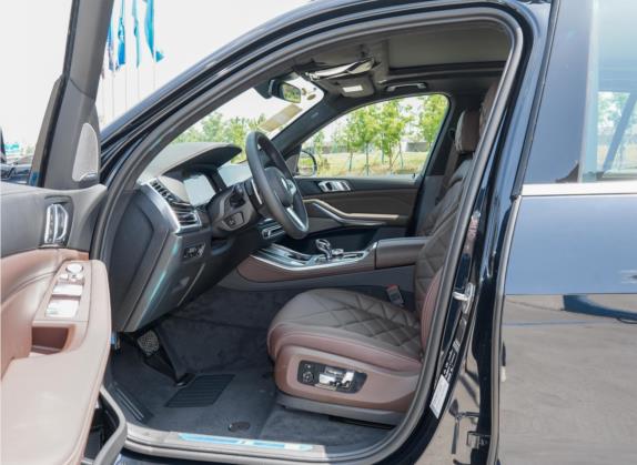 宝马X5 2022款 xDrive 40Li M运动套装 车厢座椅   前排空间