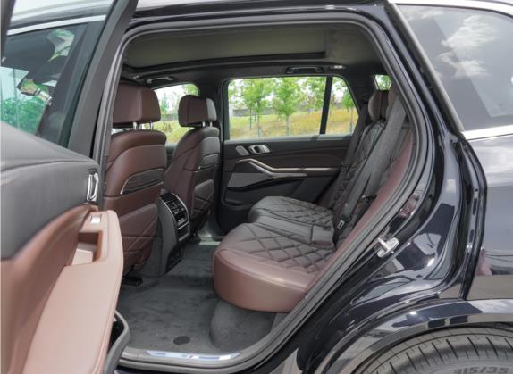 宝马X5 2022款 xDrive 40Li M运动套装 车厢座椅   后排空间