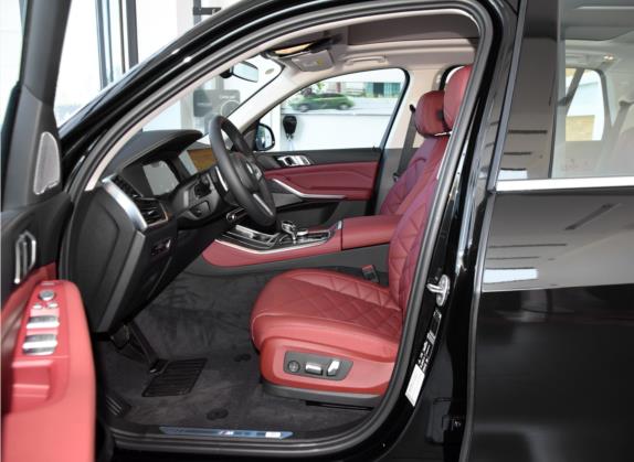 宝马X5 2022款 改款 xDrive 30Li 尊享型M运动套装 车厢座椅   前排空间