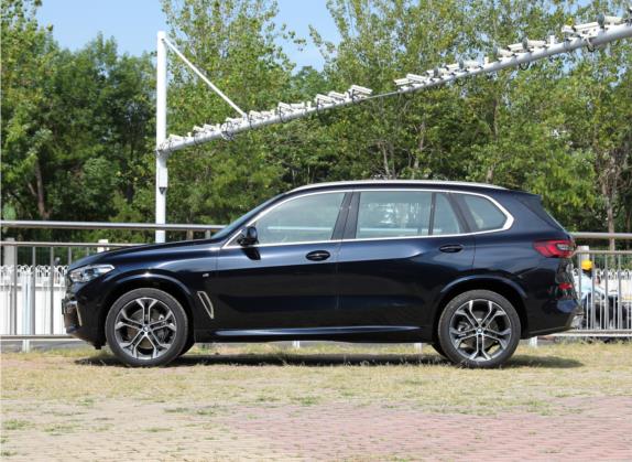 宝马X5 2022款 改款 xDrive 40Li M运动套装 外观   正侧