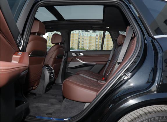 宝马X5 2022款 改款 xDrive 40Li 尊享型M运动套装 车厢座椅   后排空间