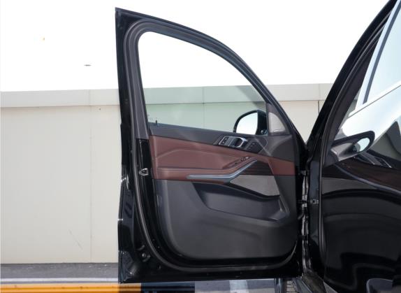 宝马X5 2022款 改款 xDrive 40Li 尊享型M运动套装 车厢座椅   前门板
