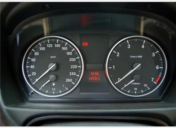 宝马3系 2005款 320i 时尚型木内饰 中控类   仪表盘