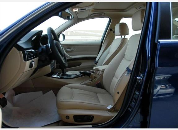 宝马3系 2009款 325i 豪华型 车厢座椅   前排空间