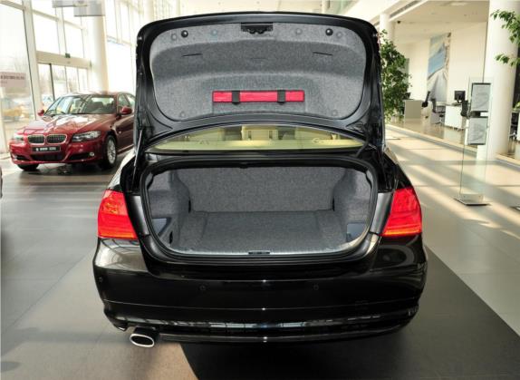 宝马3系 2011款 320i 时尚型 车厢座椅   后备厢