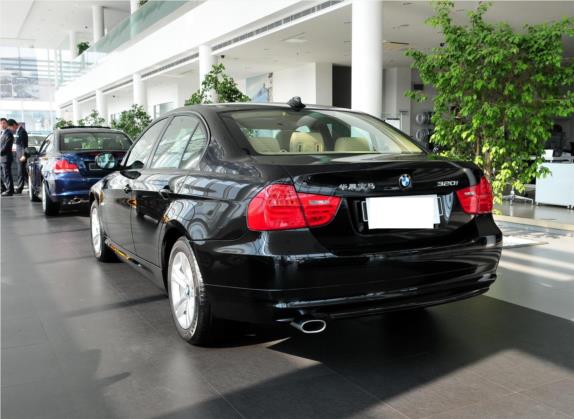 宝马3系 2011款 320i 时尚型 外观   斜后