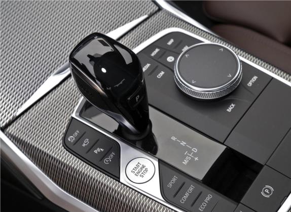 宝马3系 2020款 330Li xDrive M运动曜夜套装 中控类   挡把