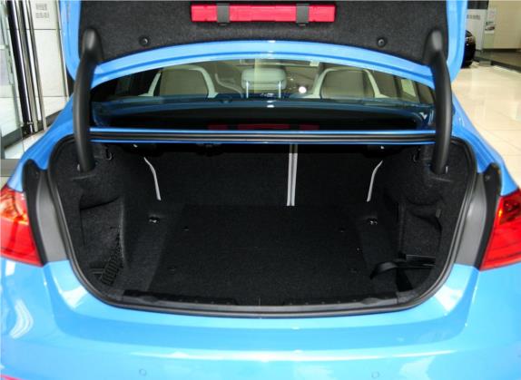 宝马M3 2014款 M3四门轿车 车厢座椅   后备厢