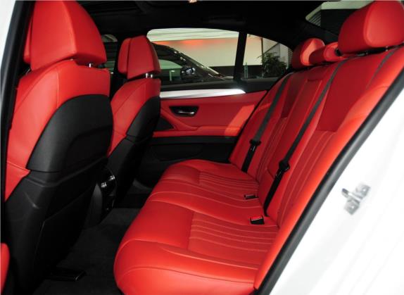 宝马M5 2014款 M5 马年限量版 车厢座椅   后排空间