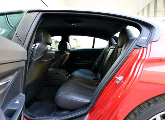 宝马M6 2013款 M6 Gran Coupe 车厢座椅   后排空间