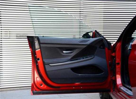 宝马M6 2013款 M6 Gran Coupe 车厢座椅   前门板