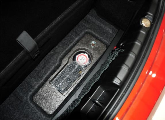 宝马M6 2014款 M6 Gran Coupe 马年限量版 其他细节类   备胎