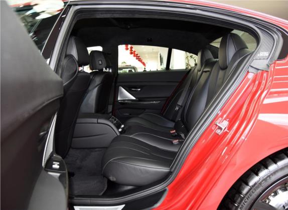 宝马M6 2015款 M6 Gran Coupe 车厢座椅   后排空间