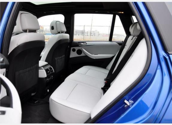 宝马X5 M 2010款 X5 M 车厢座椅   后排空间
