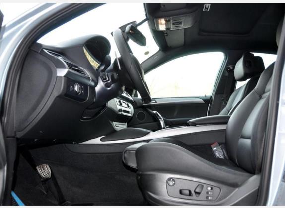 宝马X6 M 2010款 X6 M 车厢座椅   前排空间