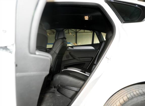 宝马X6 M 2013款 X6 M 车厢座椅   后排空间
