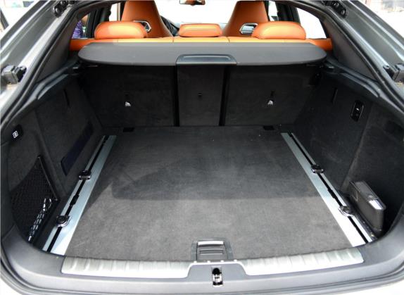 宝马X6 M 2015款 X6 M 车厢座椅   后备厢