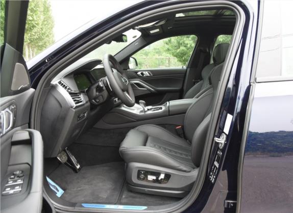 宝马X6 M 2020款 X6 M 车厢座椅   前排空间