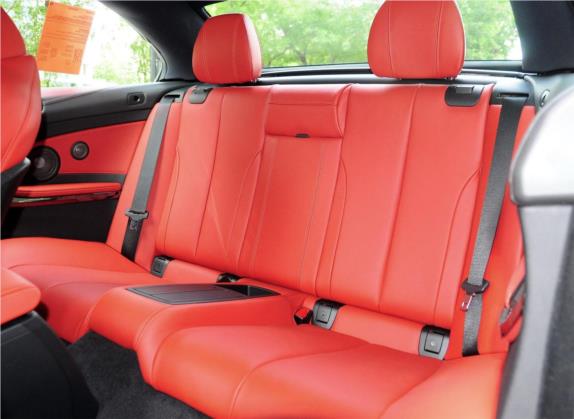 宝马M4 2014款 M4敞篷轿跑车 车厢座椅   后排空间