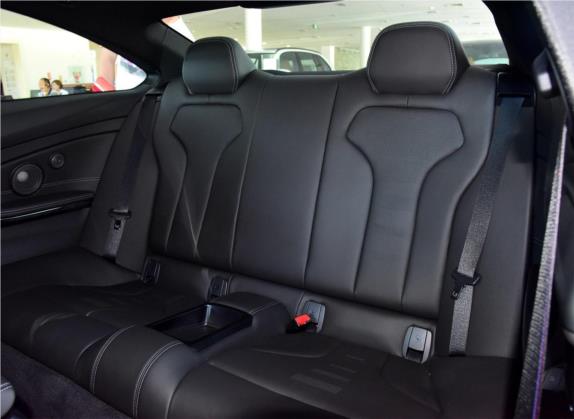 宝马M4 2016款 M4双门轿跑车 竞速限量版 车厢座椅   后排空间