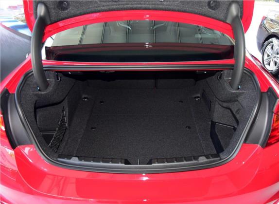 宝马M4 2016款 M4双门轿跑车 竞速限量版 车厢座椅   后备厢