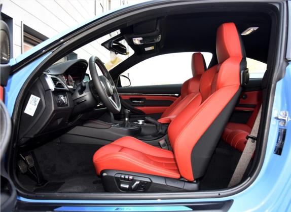 宝马M4 2017款 M4双门轿跑车 MT 车厢座椅   前排空间